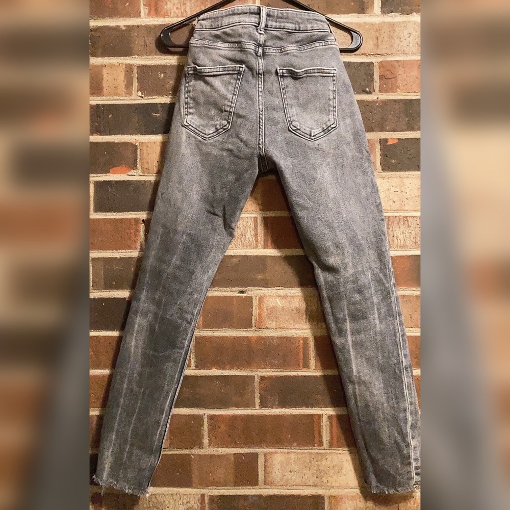 Zara Gray Skinny Jeans - Picture 3 of 8